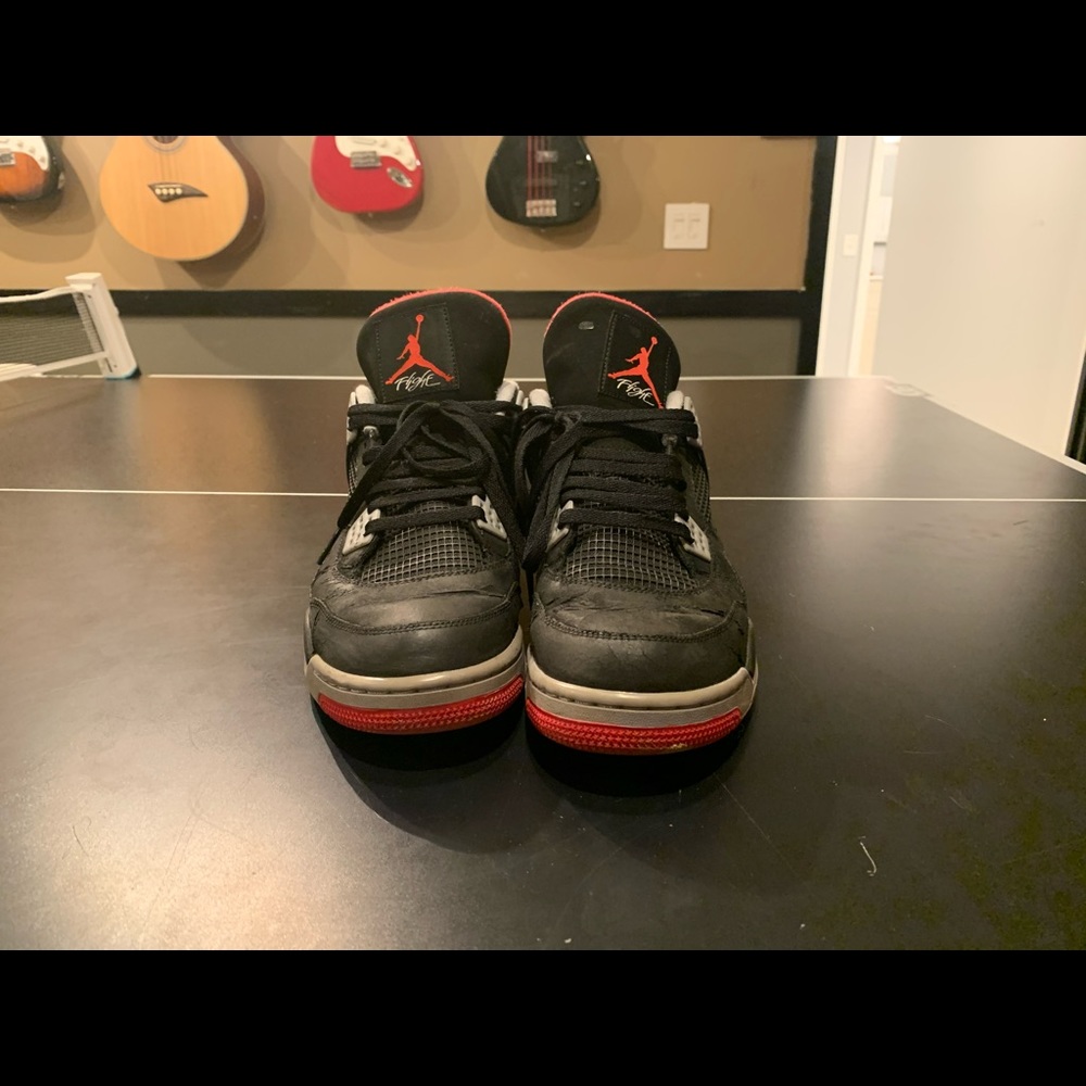 Air Jordan 4s (Bred)